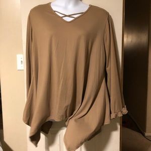 Yummy Plus 5X Shark bite plus size top